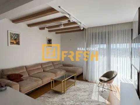 Prodaja, trosoban stan, 90m², Blok 9, Podgorica - image 1