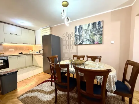 Rent, two bedroom apartment, 78m², Blok 5, Podgorica - image 4