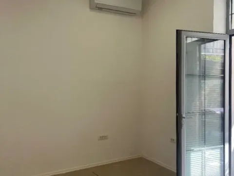 Rent, office space, 55m², Centar, Podgorica - image 11