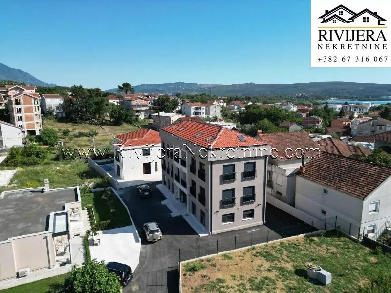 Prodaja, dvosoban stan, 61m², Tivat, Crna Gora