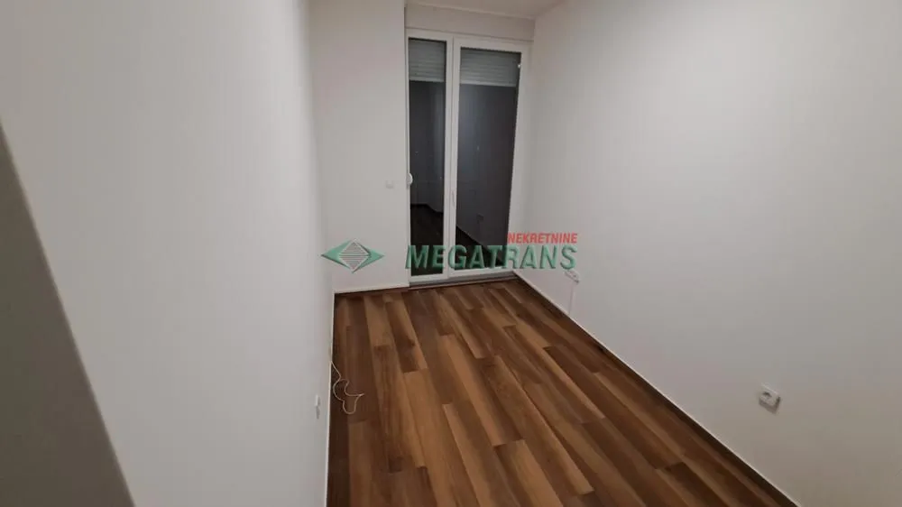 Izdavanje, četvorosoban stan, 100m², Novi Sad Sve Podlokacije, Novi Sad