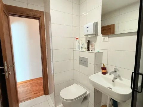 Prodaja, dvosoban stan, 52m², Tološi, Podgorica - image 9