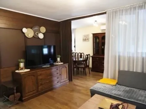 Izdavanje, dvosoban stan, 76m², Blok 5, Podgorica - image 3