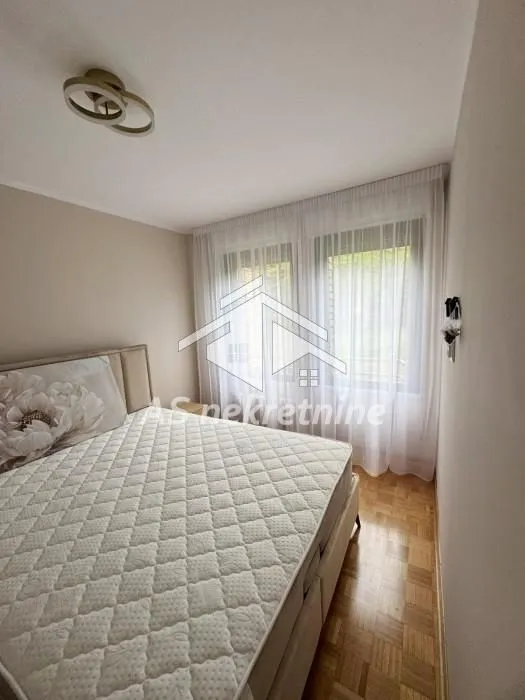 Rent, four bedroom apartment, 86m², Čukarica, Beograd