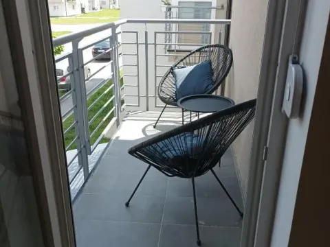 Izdavanje, četvorosoban stan, 77m², Adice, Novi Sad Sve Podlokacije - image 11