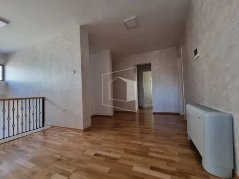 Sale, house, 400m², Tološi, Podgorica - image 8