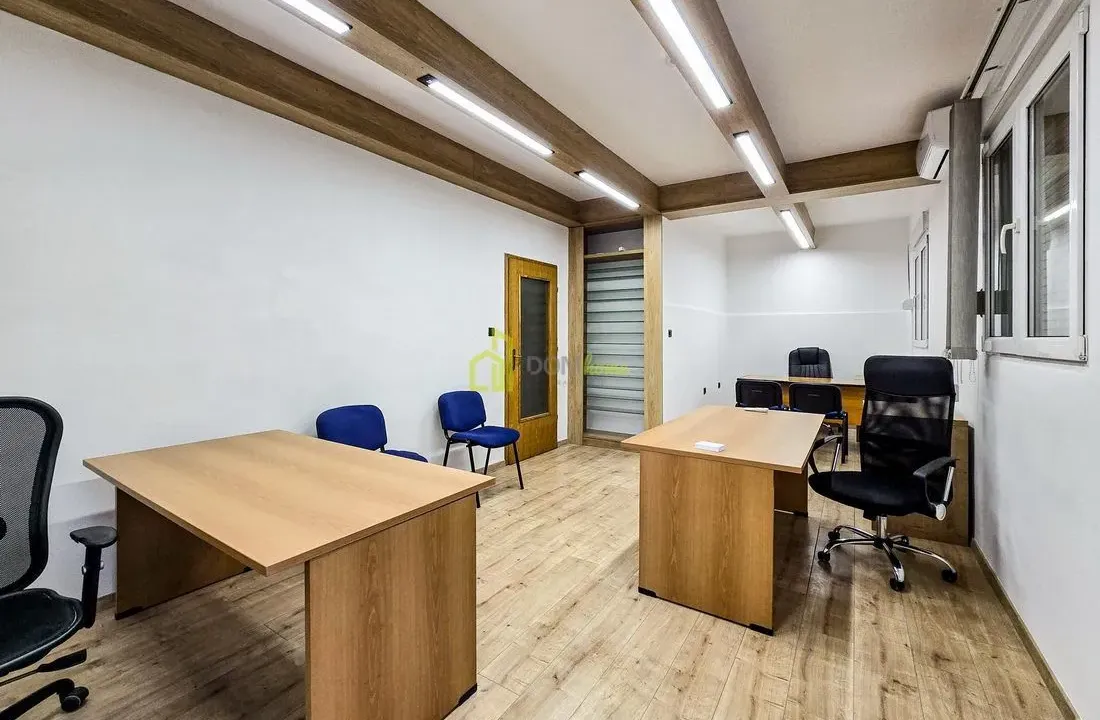 Rent, office space, 53m², Momišići, Podgorica