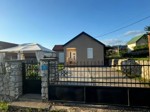 Izdavanje, kuća, 100m², Ostalo, Podgorica - image 16