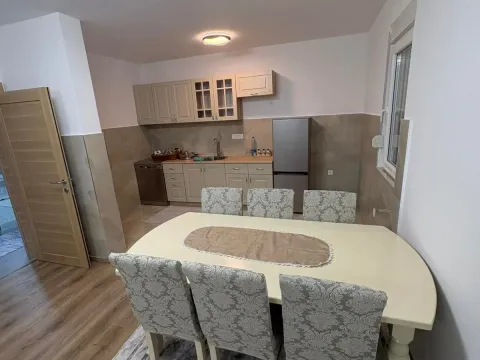 Rent, house, 240m², Karaburško Polje, Podgorica - image 2