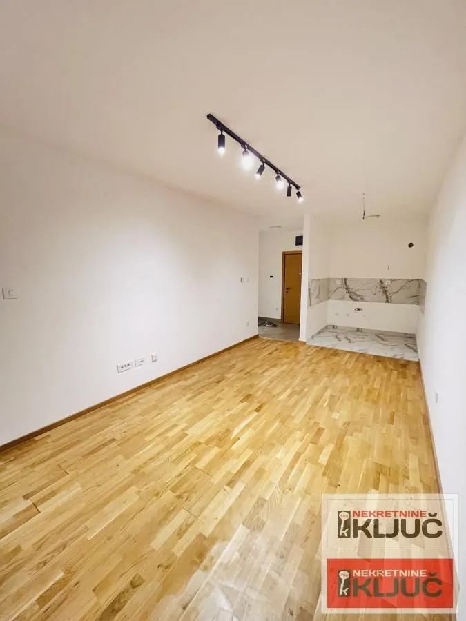 Prodaja, dvosoban stan, 44m², Avijatičarsko naselje, Novi Sad Sve Podlokacije