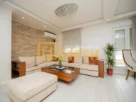 Sale, three bedroom apartment, 180m², City Kvart, Podgorica - image 1