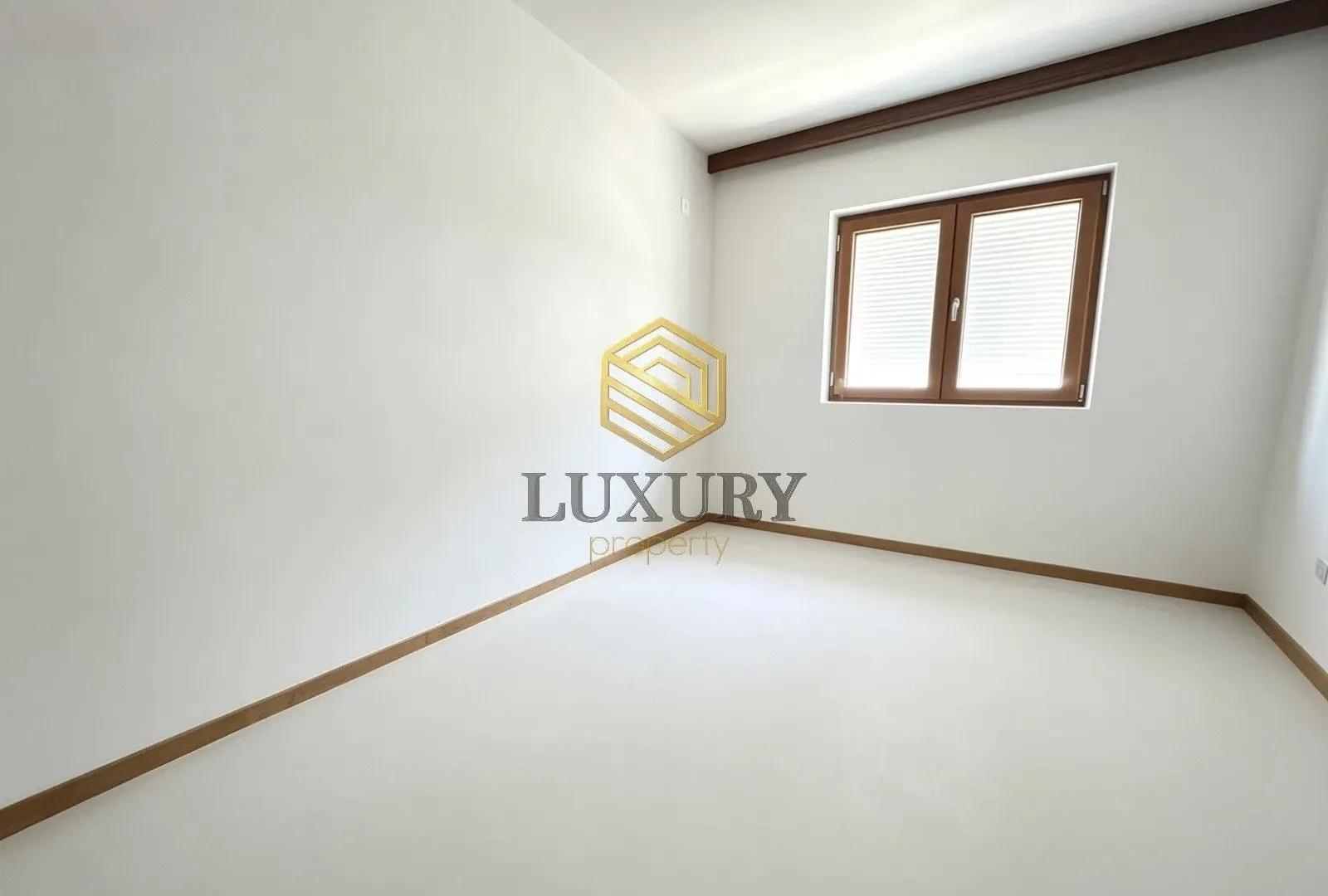 Prodaja, trosoban stan, 120m², Tološka šuma, Podgorica