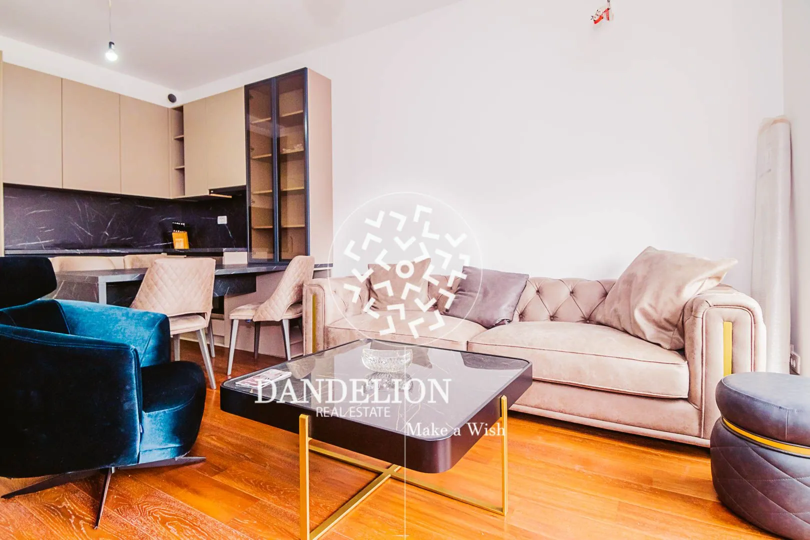 Izdavanje, dvosoban stan, 68m², Master Kvart, Podgorica