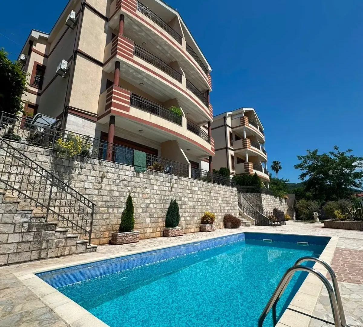 Prodaja, dvosoban stan, 88m², Zelenika, Herceg Novi