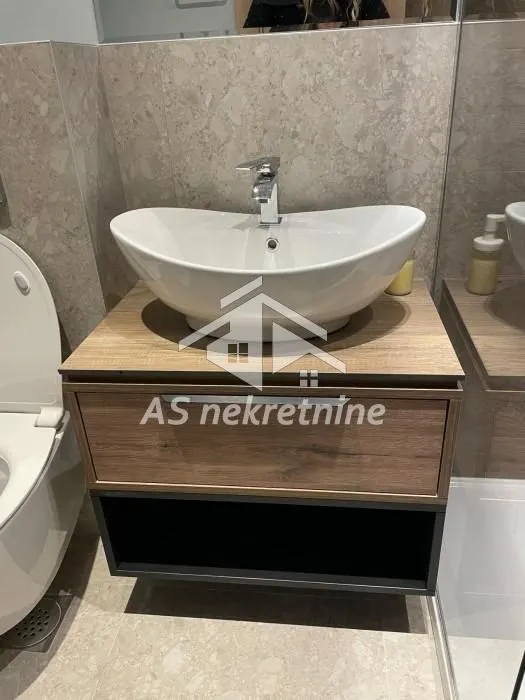 Rent, two bedroom apartment, 42m², Vračar Sve Podlokacije, Beograd