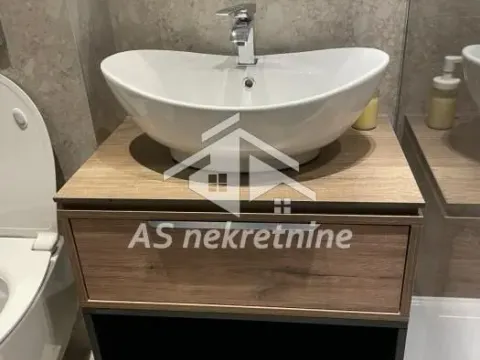 Izdavanje, dvosoban stan, 42m², Vračar Sve Podlokacije, Beograd - image 17
