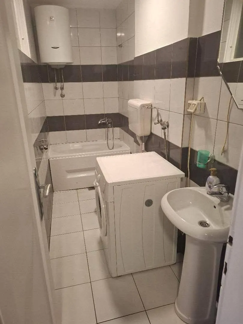Prodaja, jednosoban stan, 42m², Drač, Podgorica