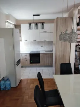 Izdavanje, trosoban stan, 105m², Lekino Brdo, Voždovac Sve Podlokacije - image 4