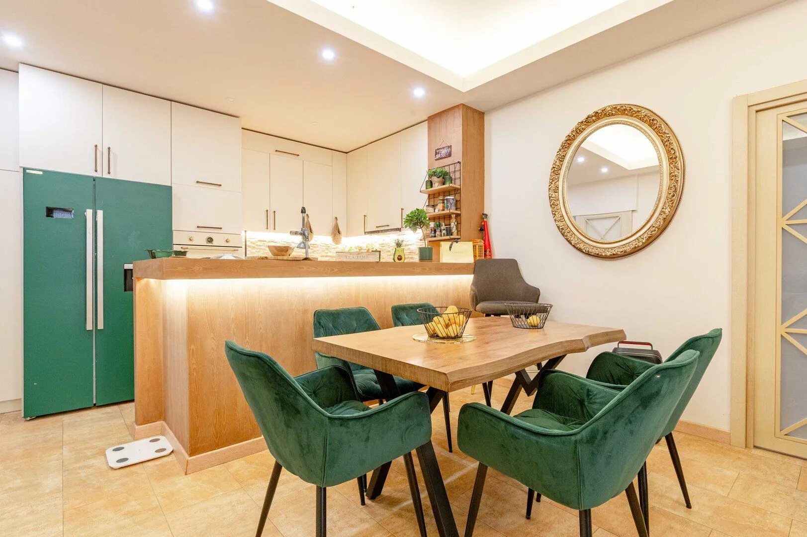 Prodaja, dvosoban stan, 83m², Rozino, Budva