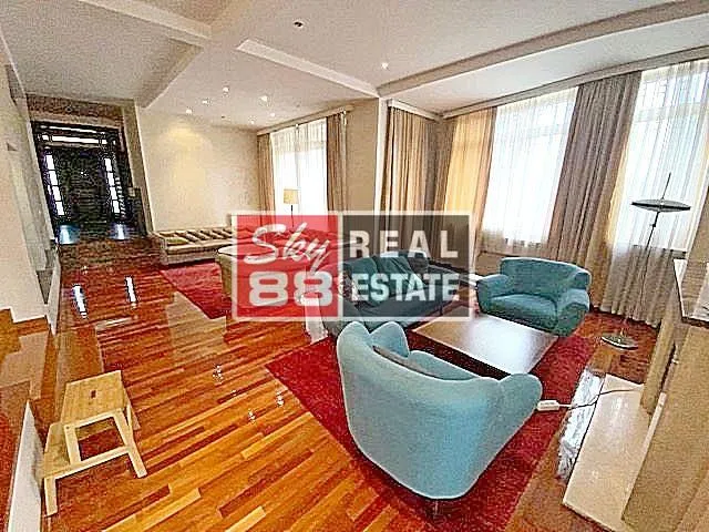Izdavanje, kuća, 625m², Savski Venac, Beograd