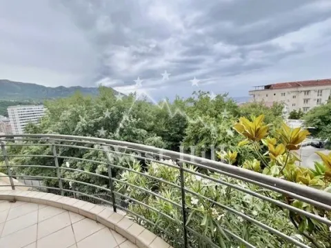 Sale, one bedroom apartment, 55m², Bečići, Budva - image 3