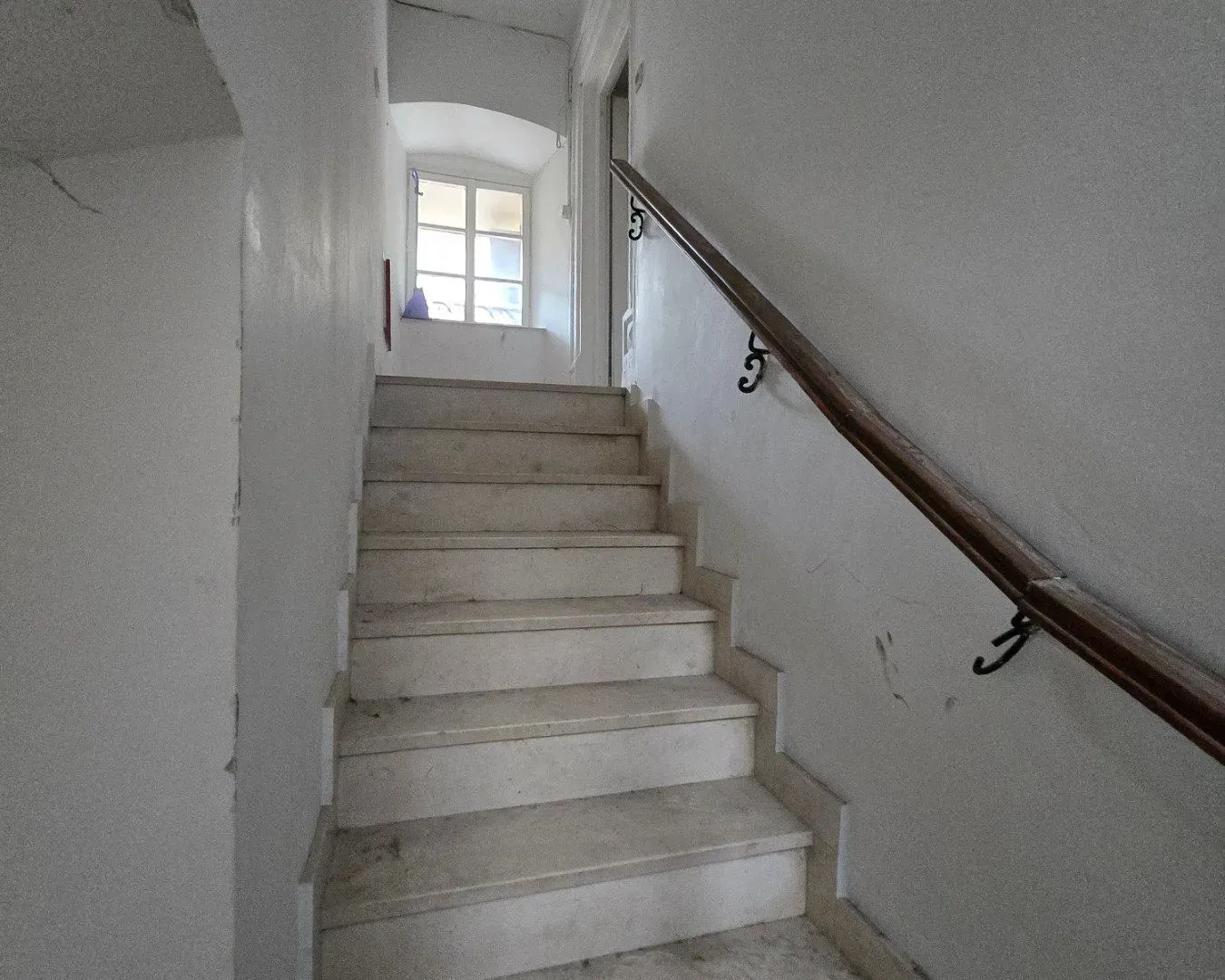Izdavanje, poslovni prostor, 100m², Stari Grad Kotor, Kotor