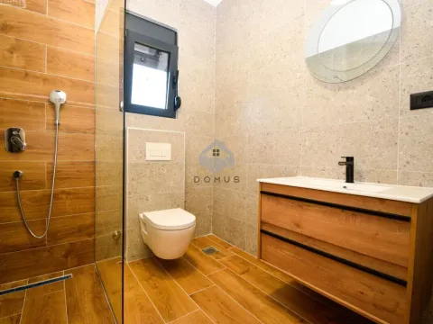 Izdavanje, kuća, 150m², Donja Gorica, Podgorica - image 26