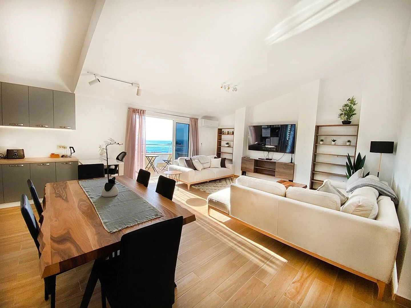 Rent, three bedroom apartment, 136m², Petrovac, Budva