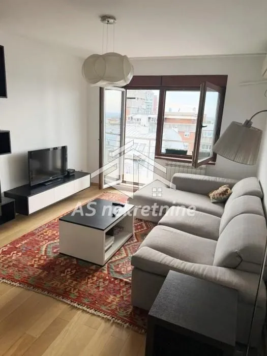 Rent, three bedroom apartment, 73m², Crveni Krst, Beograd