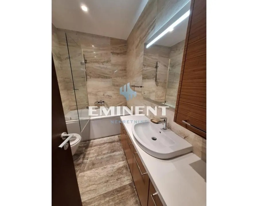 Izdavanje, trosoban stan, 102m², Vračar Hram, Vračar Sve Podlokacije