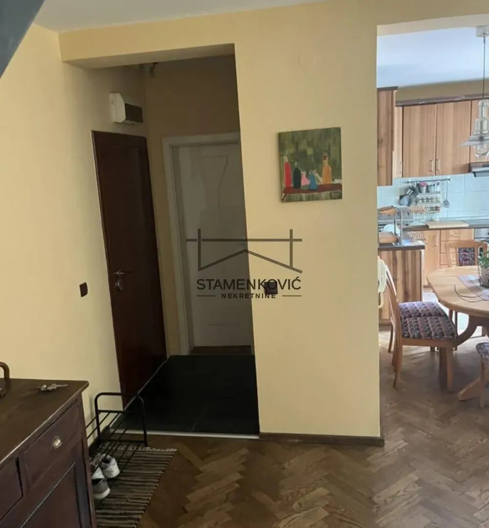 Prodaja, trosoban stan, 111m², Grbavica, Novi Sad Sve Podlokacije