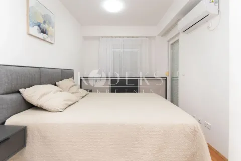 Rent, two bedroom apartment, 78m², City Kvart, Podgorica - image 10