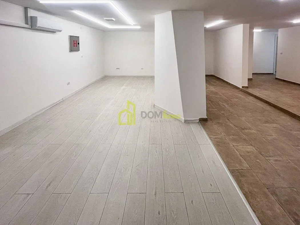Rent, office space, 294m², Blok 5, Podgorica