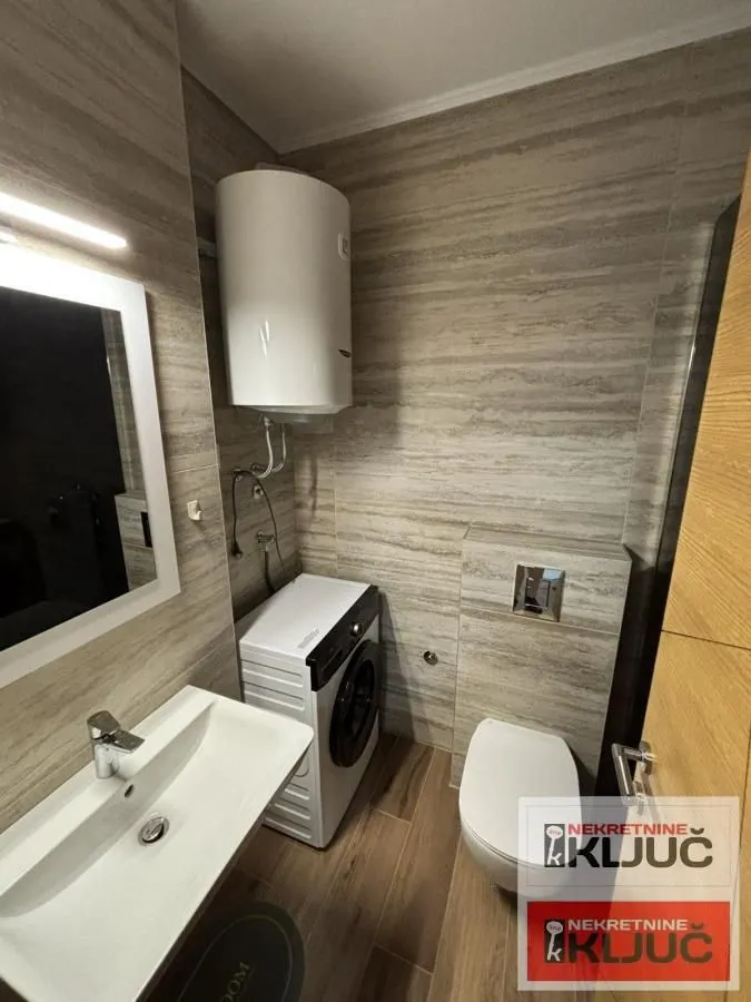 Izdavanje, garsonjera, 28m², Bulevar Oslobodjenja, Novi Sad Sve Podlokacije