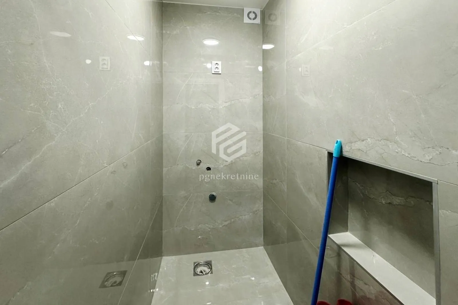 Sale, three bedroom apartment, 74m², Pobrežje, Podgorica