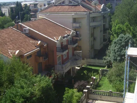 Izdavanje, dvosoban stan, 125m², Gorica C, Podgorica - image 24