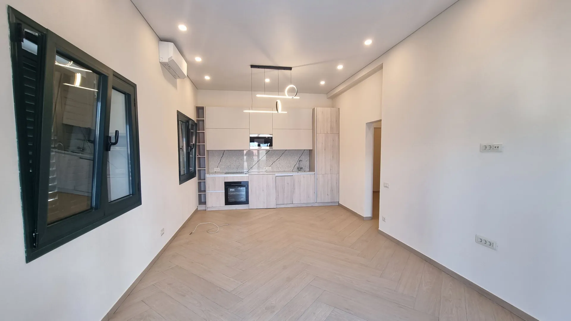 Prodaja, dvosoban stan, 80m², Dobrota, Kotor