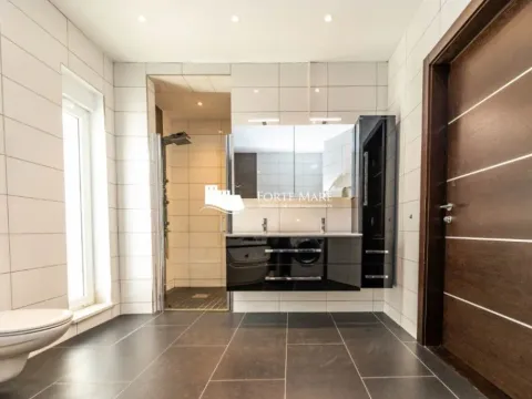 Prodaja, kuća, 297m², Topla, Herceg Novi - image 10