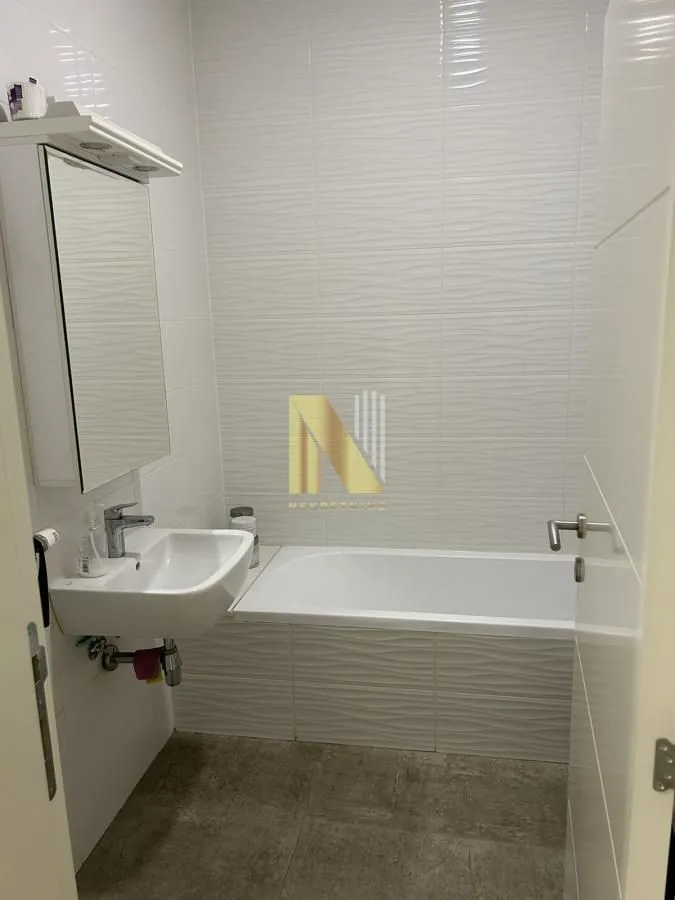 Izdavanje, dvosoban stan, 46m², Rotkvarija, Novi Sad Sve Podlokacije