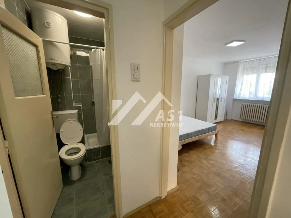 Izdavanje, dvosoban stan, 49m², Banatić, Novi Sad Sve Podlokacije