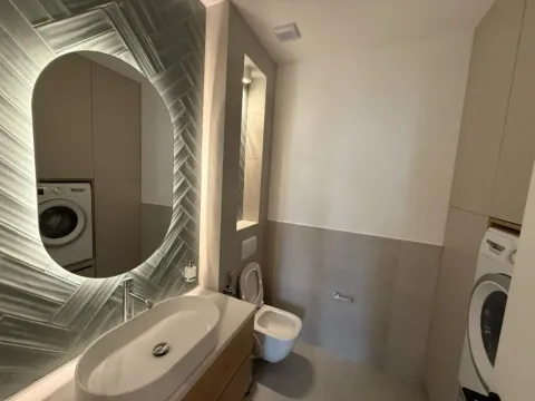 Izdavanje, kuća, 220m², Zagorič, Podgorica - image 9