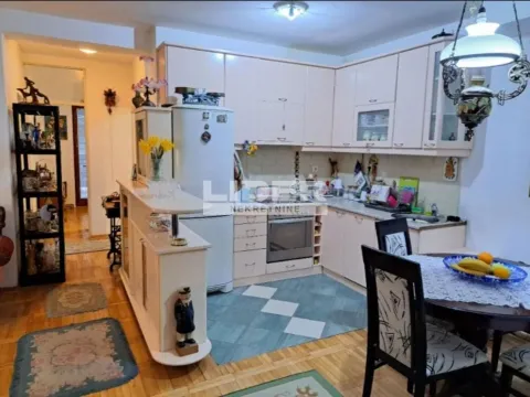 Prodaja, trosoban stan, 76m², Voždovac Sve Podlokacije, Beograd - image 7