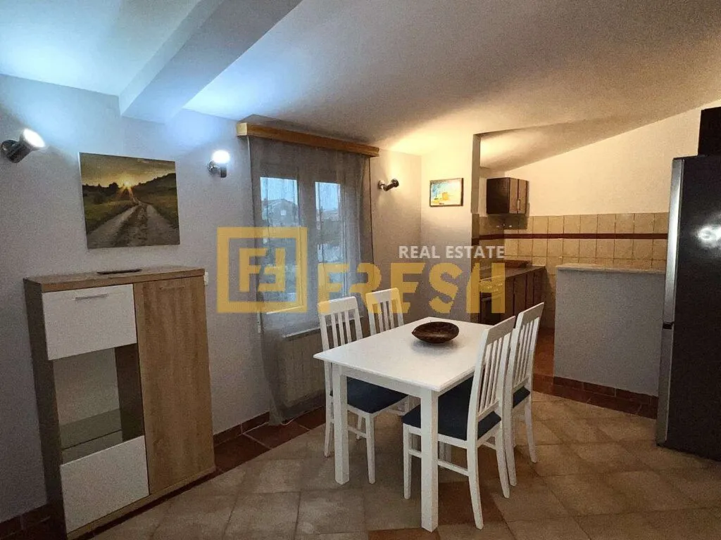 Izdavanje, trosoban stan, 100m², Zabjelo, Podgorica