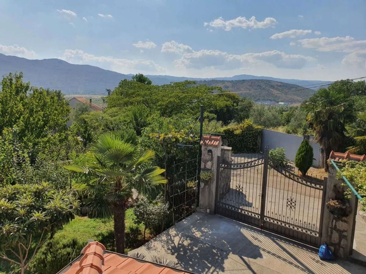 Izdavanje, kuća, 92m², Mareza, Podgorica