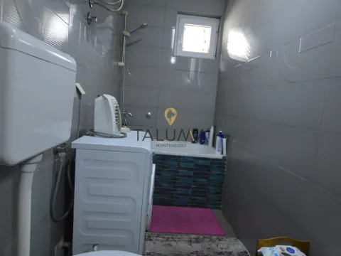 Sale, house, 180m², Zlatica, Podgorica - image 9