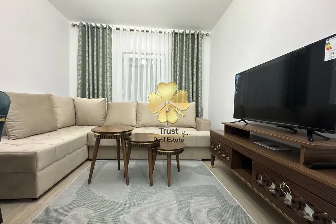 Izdavanje, kuća, 40m², 1 maj, Podgorica