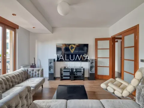 Rent, two bedroom apartment, 90m², Centar, Podgorica - image 1