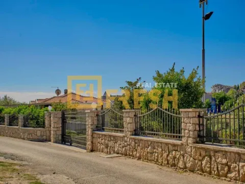 Prodaja, kuća, 300m², Zagorič, Podgorica - image 48