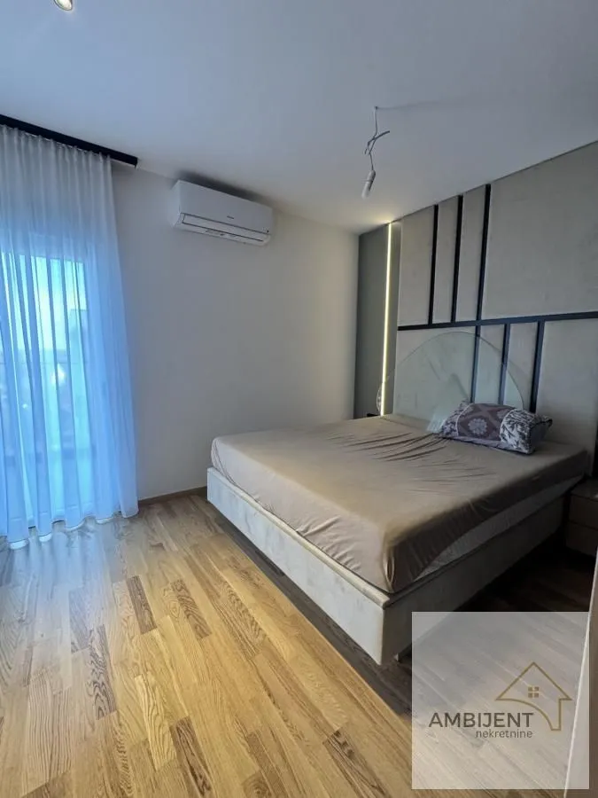 Prodaja, četvorosoban stan, 116m², Stari Banovci, Stara Pazova