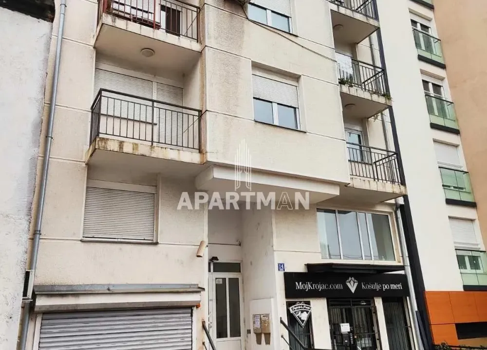 Izdavanje, poslovni prostor, 34m², Đeram Pijaca, Beograd